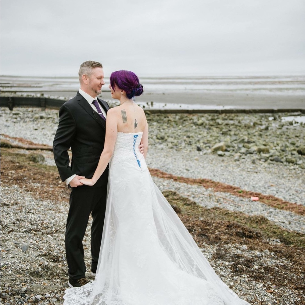 Gorgeous wedding dress!!